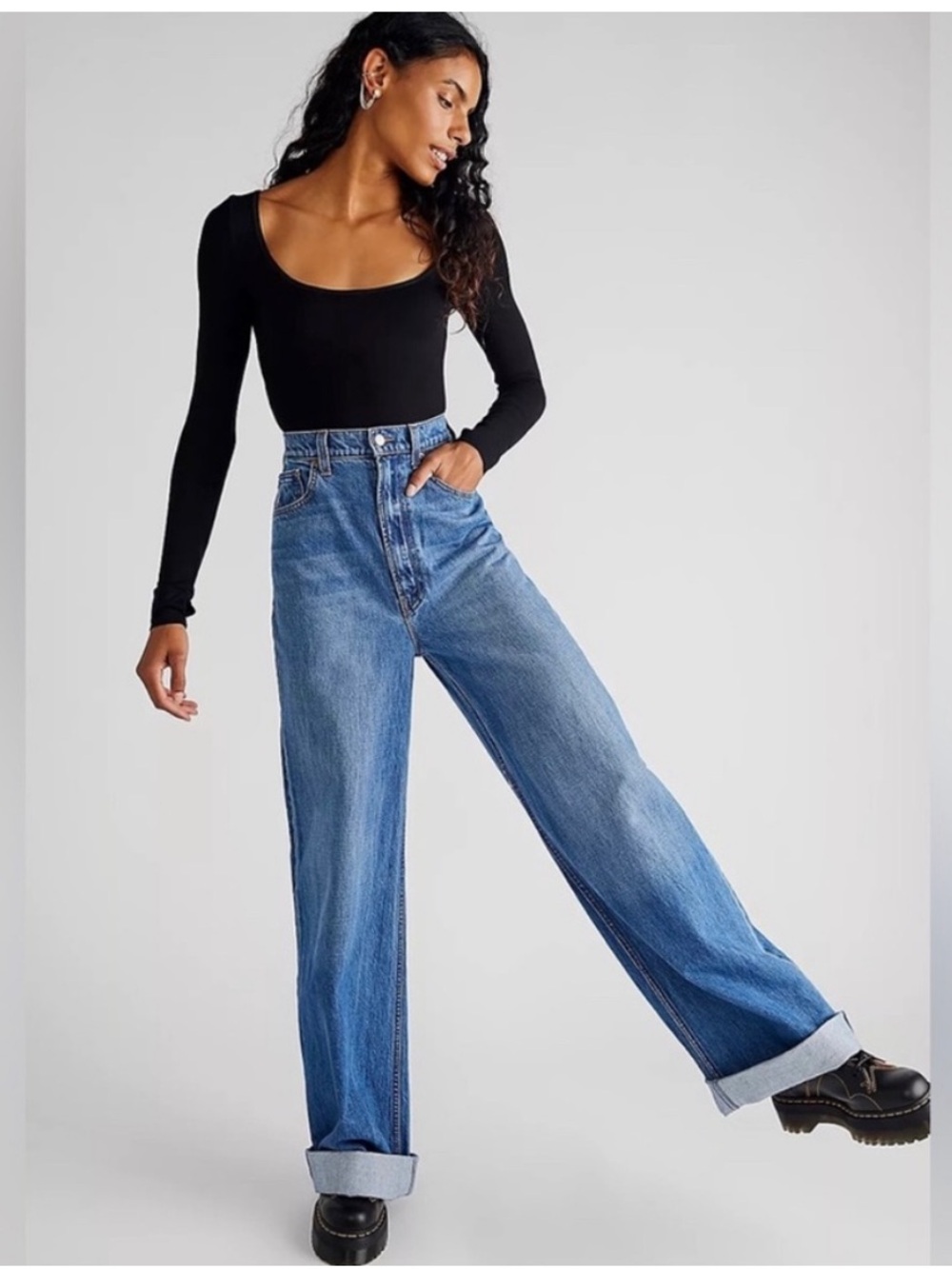 Mother Snacks! Funnel Heel Cuff Jeans Delicious Memories Blue Size 28 Wide Leg - Picture 2 of 15